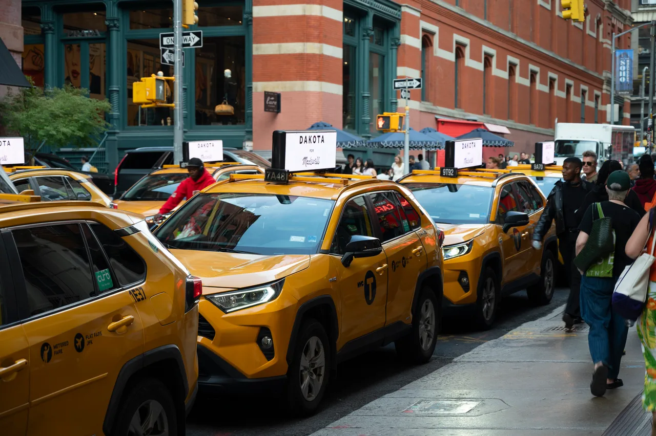 Madewell running on a static top swarm at Broadway at Prince, SoHo, New York, 2025