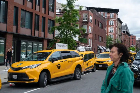 Oura running on a static top swarm at West Village, New York, 2025